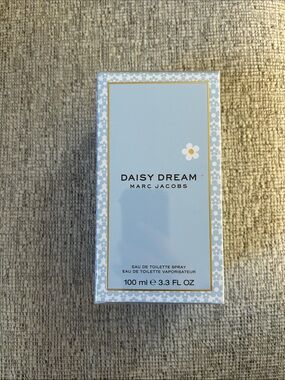 Marc Jacobs Daisy Dream perfume - brand new. Never opened